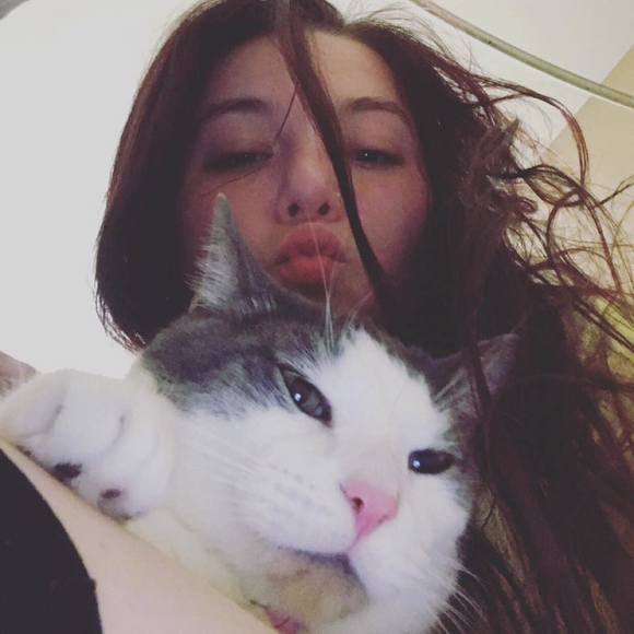 Meet your Posher, Adriana - Picture 1 of 1